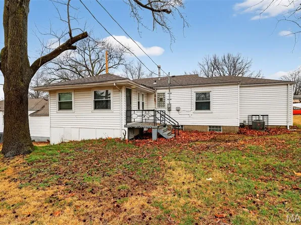 1212 Kilgore Dr, Saint Louis, MO 63137