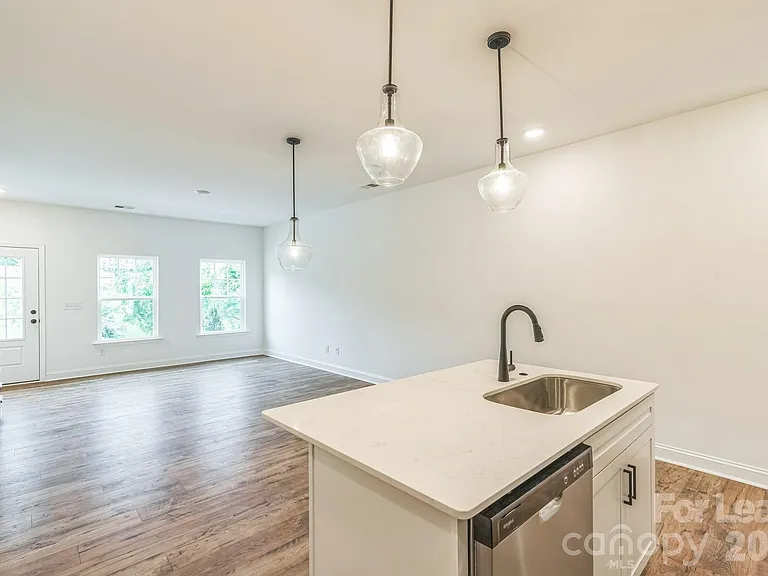 62 Walnut Springs Dr — Photo 8