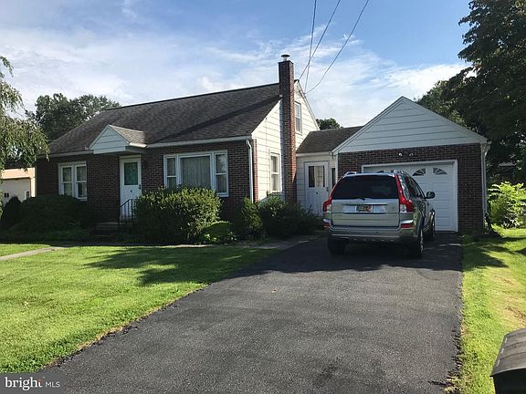 2nd image of 4 W Glen Tilt Ave