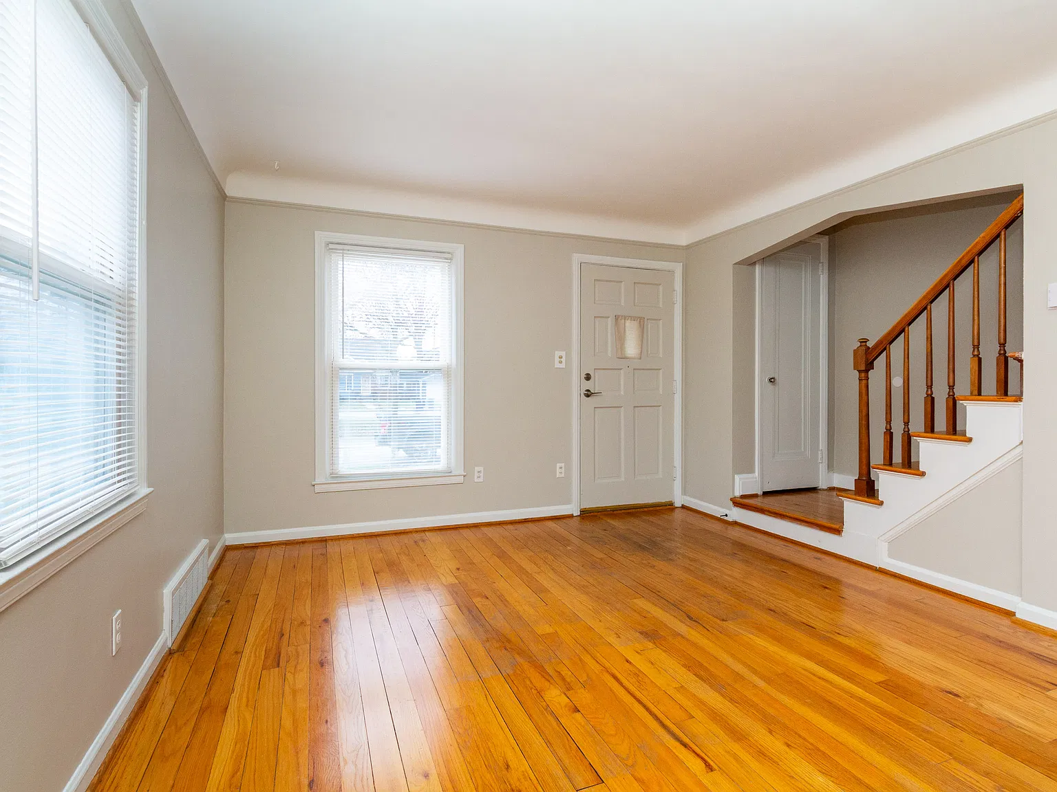 2 bed, 900 sqft, $1,950 — Photo 4