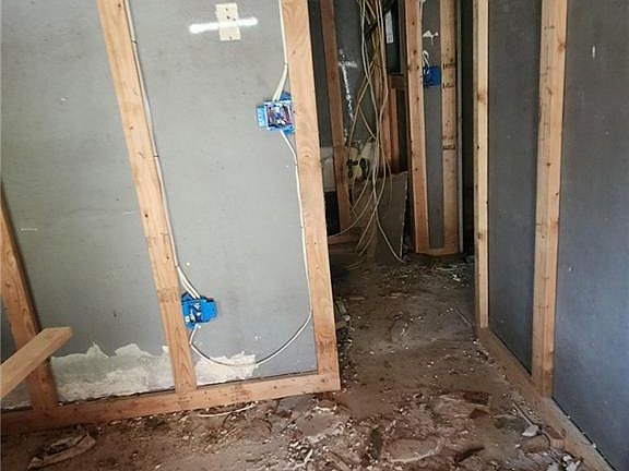 5th image of 1042 Key Rd