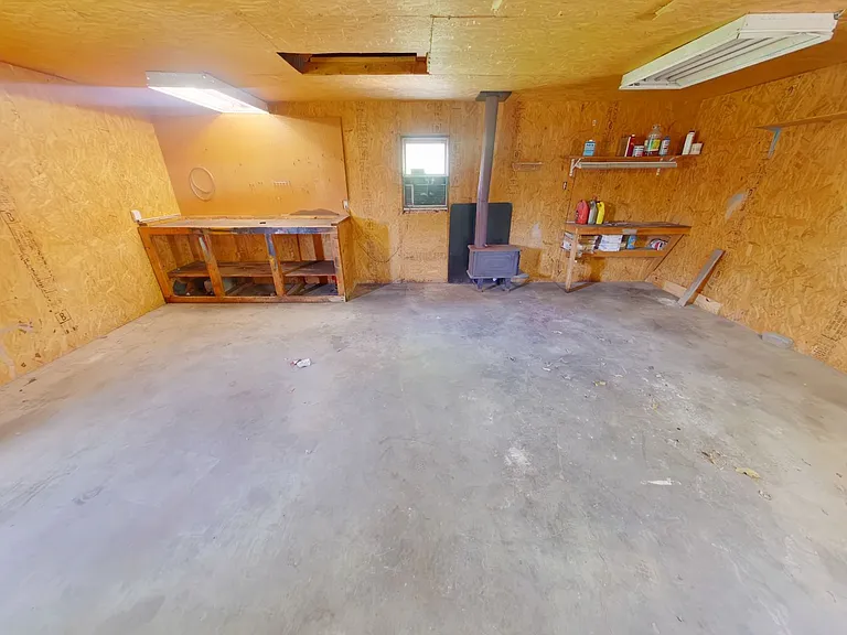 1031 N Edwards Ave — Photo 19