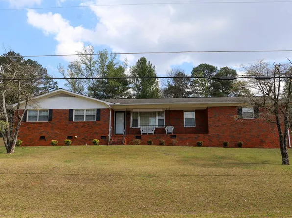 108 Oak Rd, Anniston, AL 36206