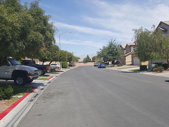 2nd image of 2613 Los Palos St