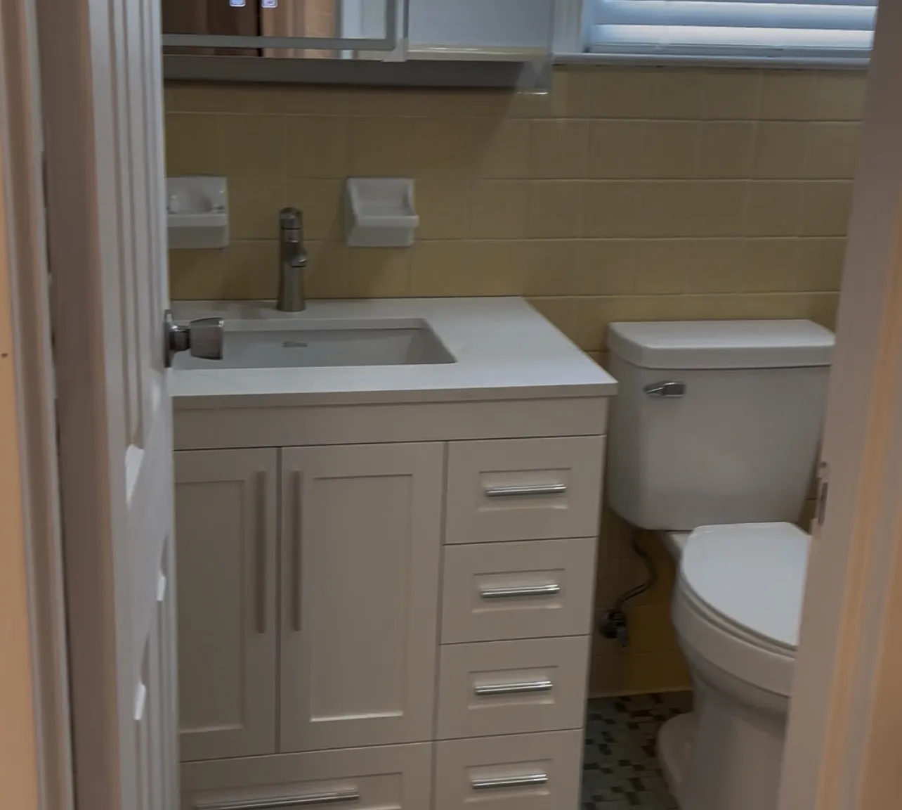 1 bed, 700 sqft, $1,500 — Photo 3
