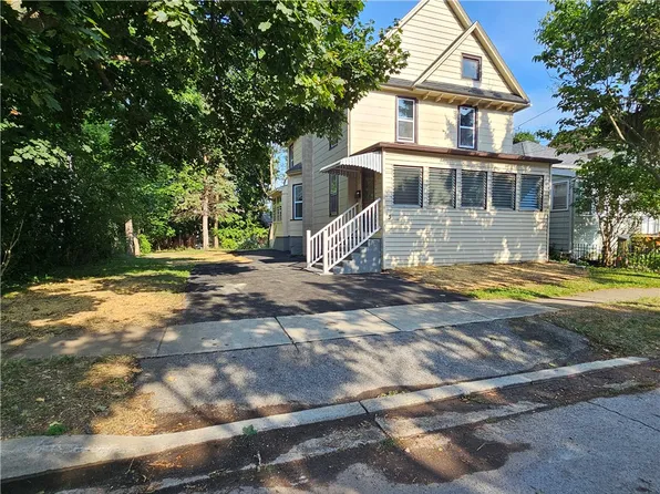 5 Hyde Park, Batavia, NY 14020