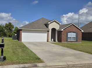 5353 Faulkner Dr, Darrow, LA 70725