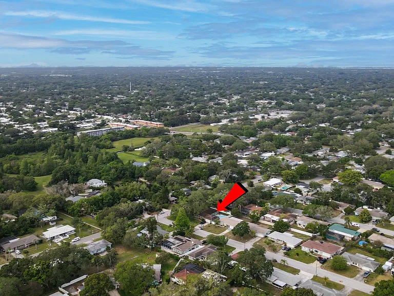 2076 Burnice Dr — Photo 32