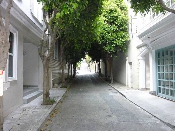 Leroy Place