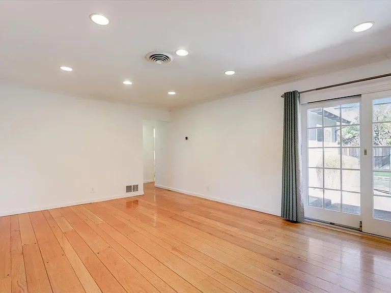 1589 Saint Regis Dr — Photo 7