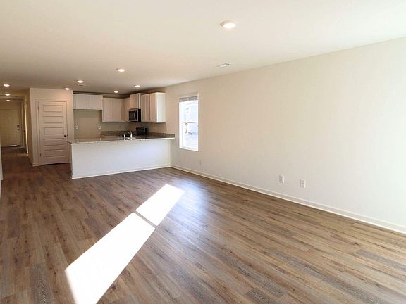3rd image of 18584 Caffee Dr
