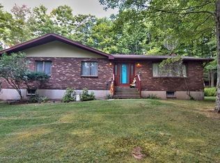 Hemlock Dr, Moscow, PA 18444