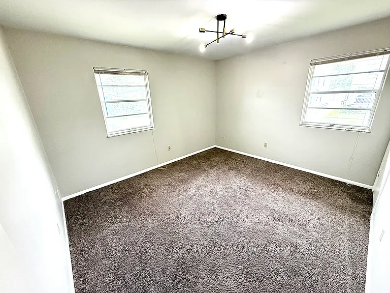 1549 Glenn Ave — Photo 11