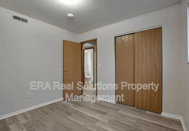 2460 Hiawatha St — Photo 14