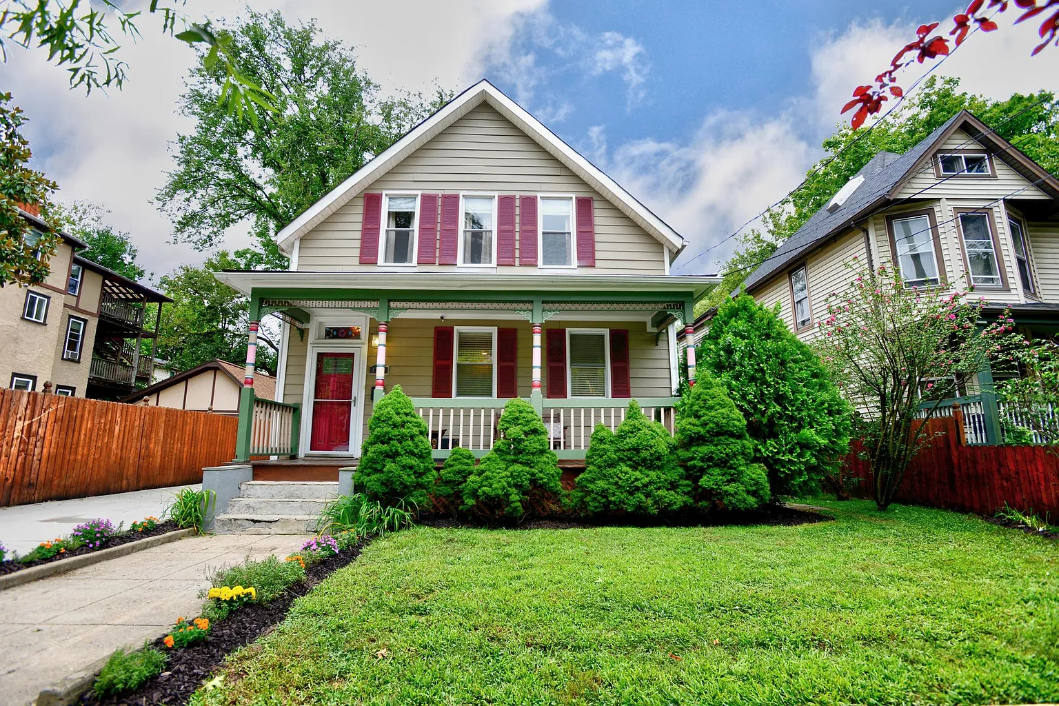 1257 Newton St NE photo 1