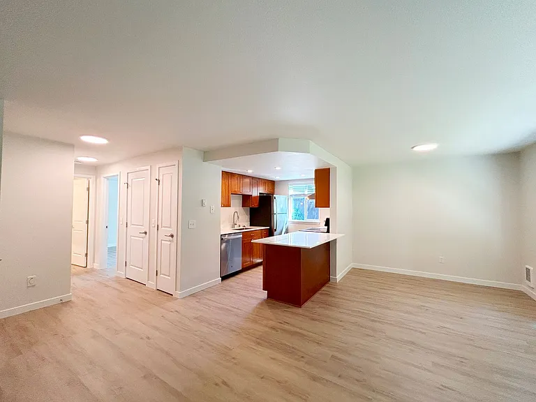 Bellefield Manor — Photo 21