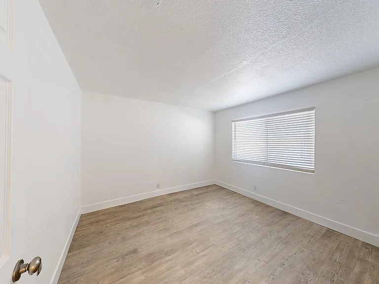 630 N 11th St #4B — Photo 10
