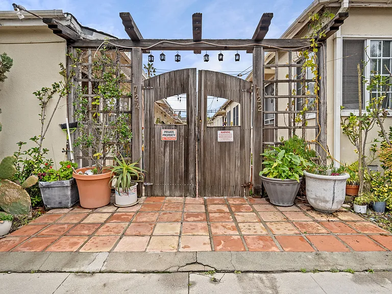 1726 Abbot Kinney Blvd #2 — Photo 3