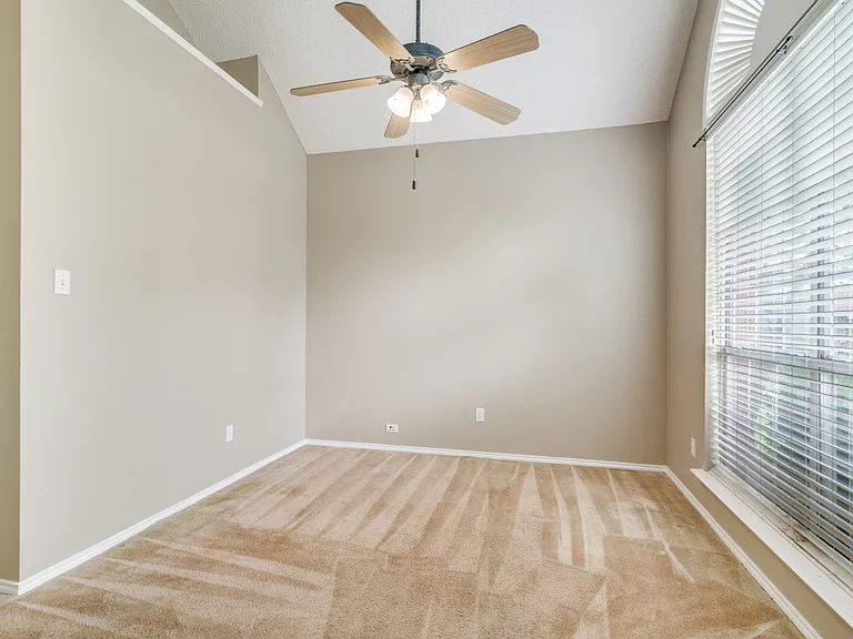 1806 Pendleton Rd — Photo 15