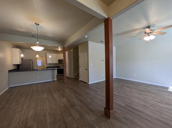 1070 E Cedar St APT D, Seguin, TX 78155