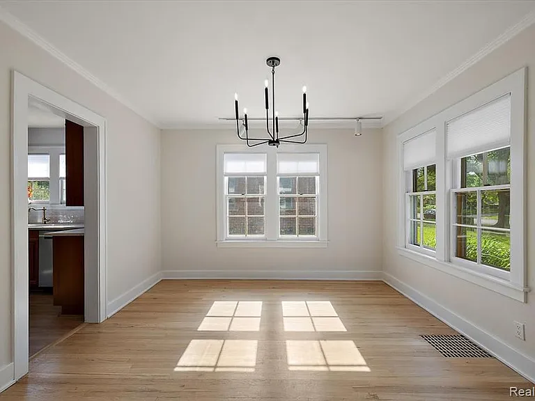 2136 Dorchester Rd — Photo 18