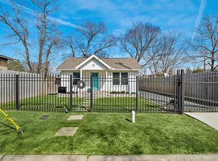 1511 McNeil St, Houston, TX 77009