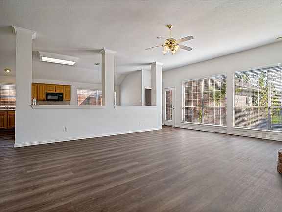 4th image of 7309 Meadowwood Dr