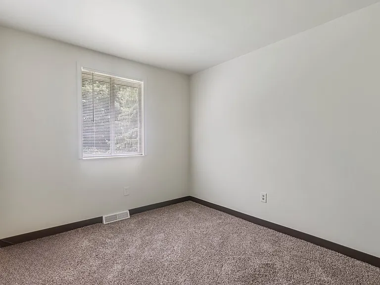 Valley Park Townhomes — Photo 19