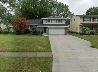 129 Ayrault Dr, Amherst, NY 14228