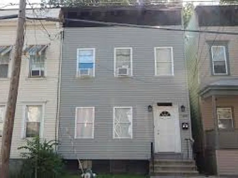256 Ontario St — Photo 1
