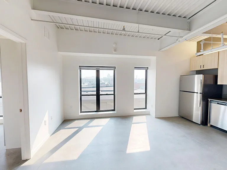418 East Grand — Photo 54