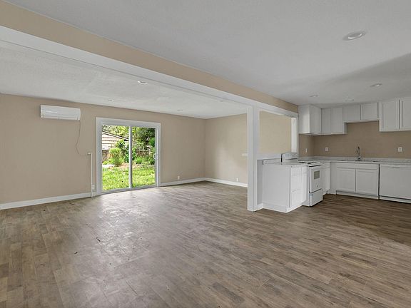 5th image of 5823 Lyndhurst Dr