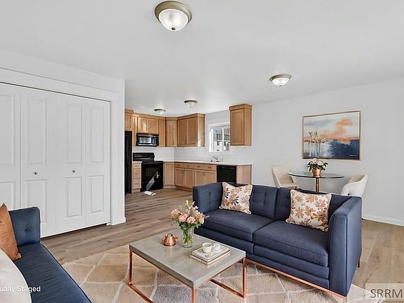 3rd image of 5405 Park Lawn Dr #103