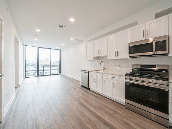 3rd image of 32 Jones St #202