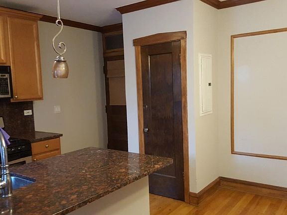 5th image of 1704 W Belle Plaine Ave