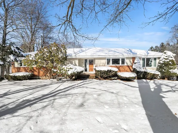 35 Peters St, North Andover, MA 01845