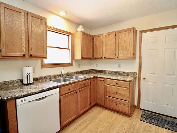 5th image of 22961 Arbor Pointe Dr