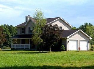182 Maple Ln, Pulaski, PA 16143