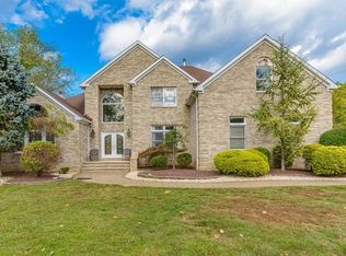 6 Regency Way, Manalapan, NJ 07726