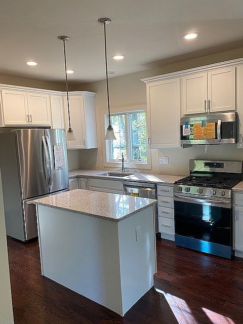 2nd image of 5 Isabella Ct