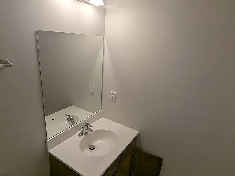 176 S Charlotte St — Photo 10