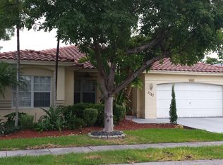 1327 N 30th Ct, Hollywood, FL 33021