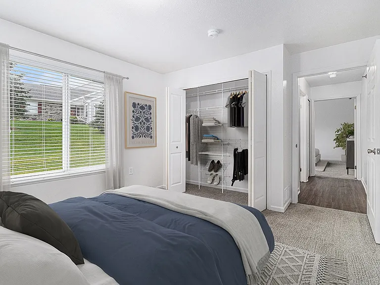Autumn Lakes Apartments and Townhomes — Photo 17