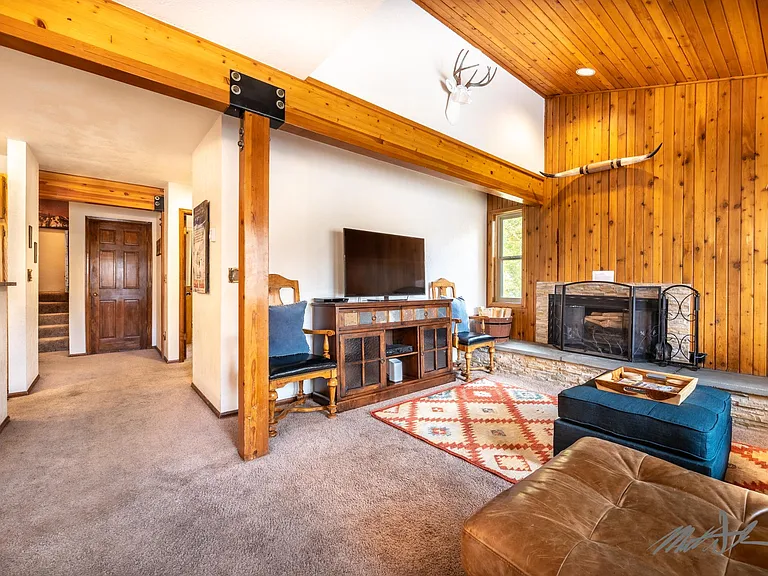 350 W Beaver Creek Blvd #201 — Photo 5
