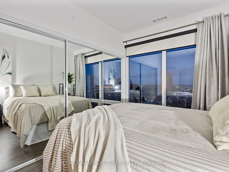 20 Edward St #Penthouse 1 — Photo 33
