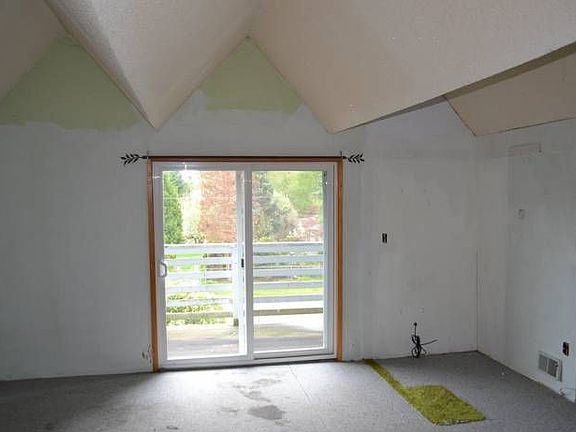Bedrooms w/ lots of light