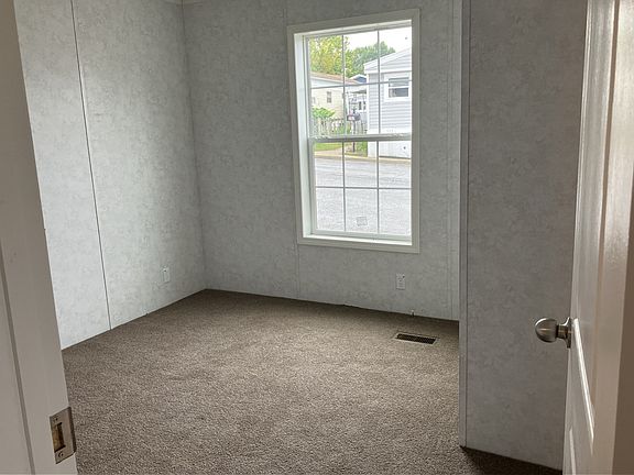4th image of 69 Elm St