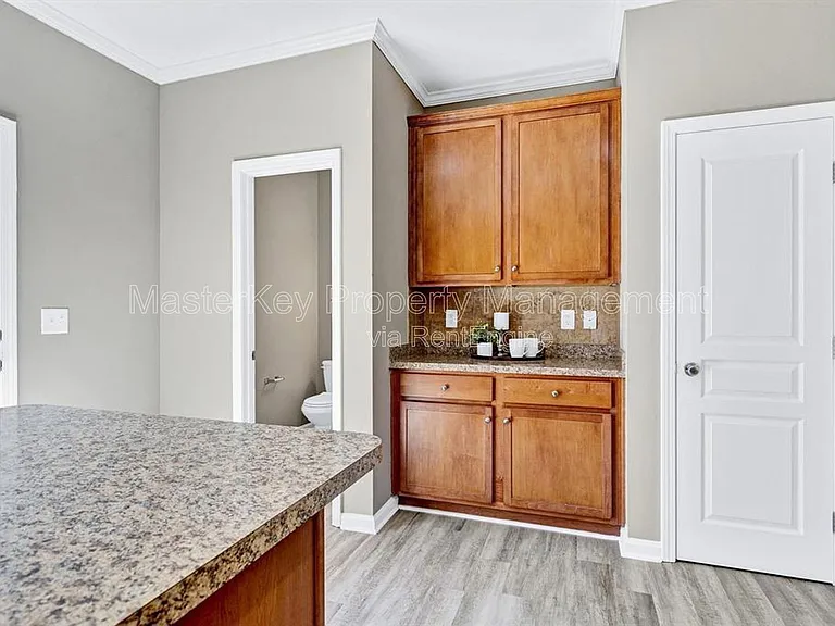 316 Kinellan Ln — Photo 4