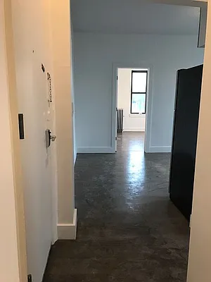 Rented by City Prime Commercial Realty  | media 6