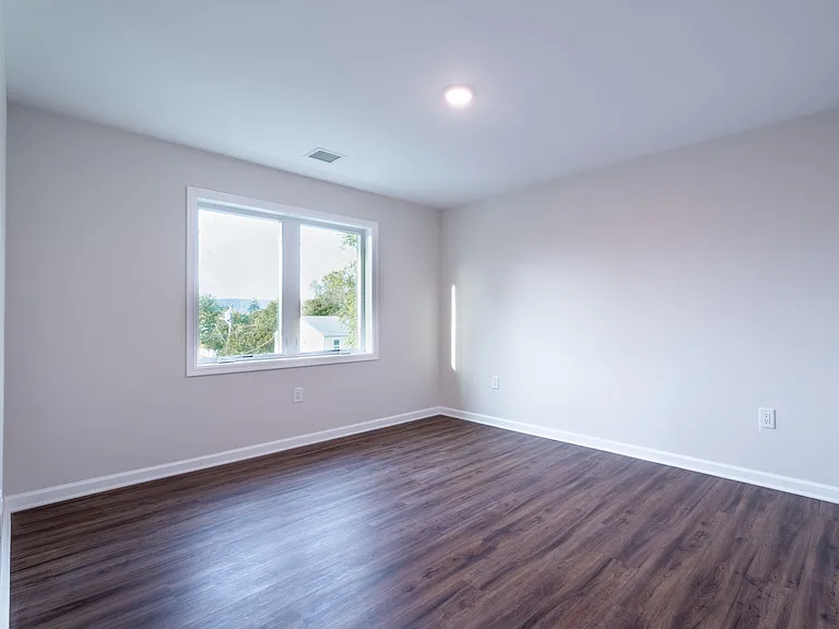 97 Main St #6 — Photo 7